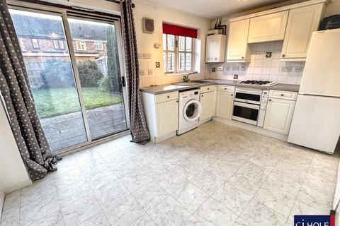2 bedroom end of terrace house for sale, Stocken Close, Hucclecote, Gloucester, GL3