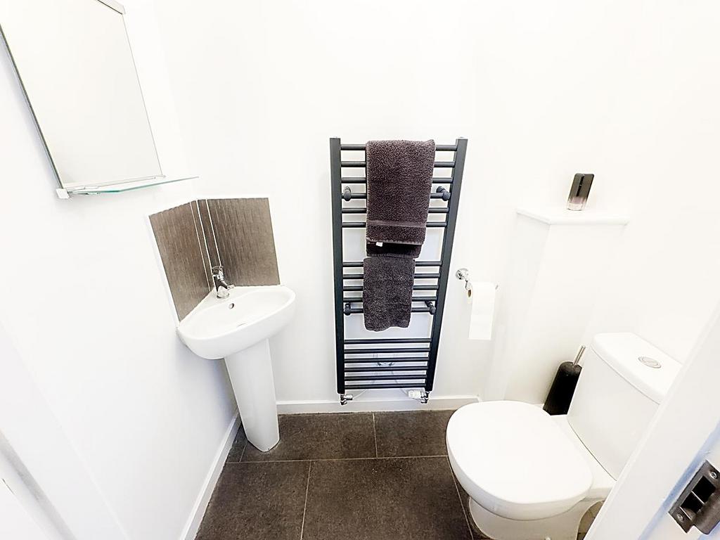 Downsta Irs WC