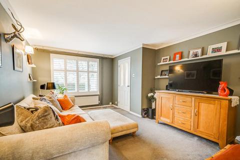 4 bedroom end of terrace house for sale, Appenine Way, Leighton Buzzard
