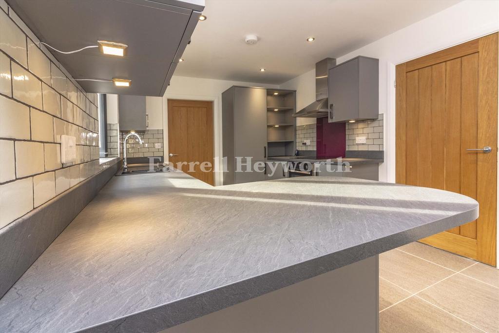 Kitchen f