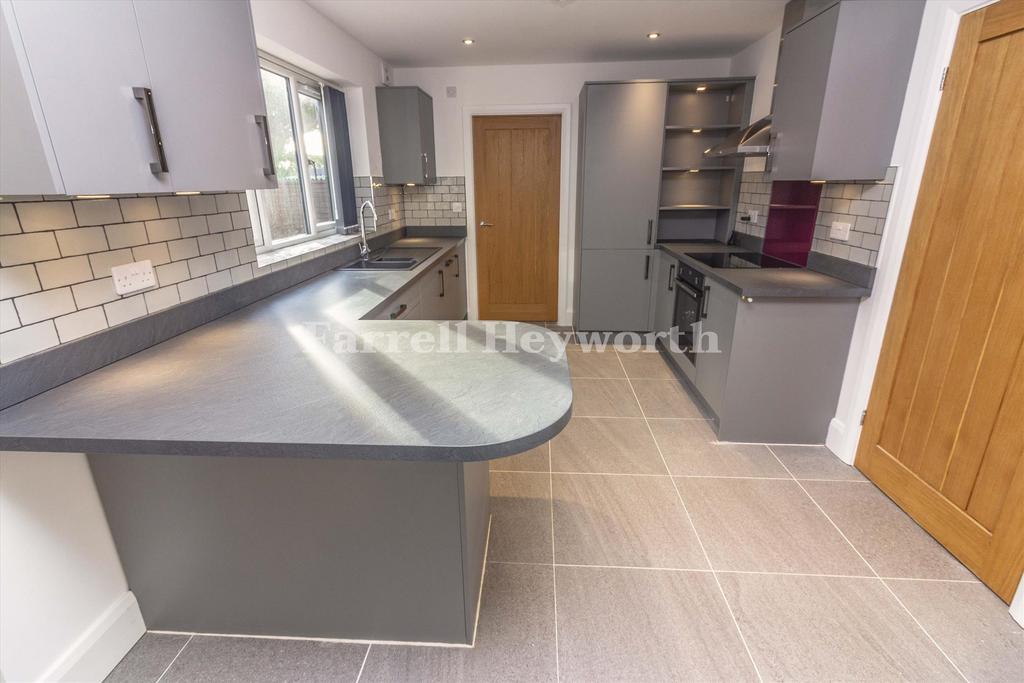 Kitchen g