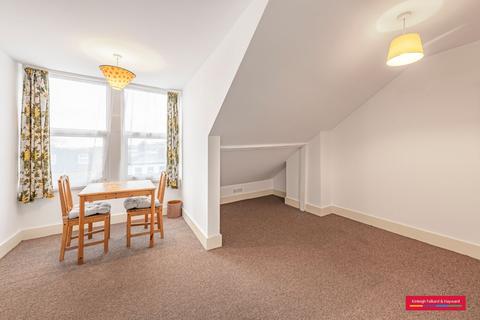 1 bedroom flat to rent, Friern Park, London, N12