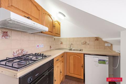 1 bedroom flat to rent, Friern Park, London, N12