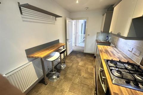 2 bedroom coach house to rent, Station Road, Taunton TA2