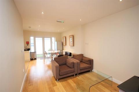 1 bedroom in a house share to rent, Rosemary Avenue, LONDON