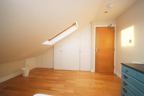 1 bedroom in a house share to rent, Rosemary Avenue, LONDON