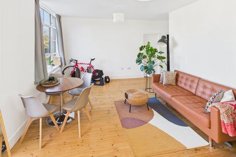2 bedroom apartment to rent, Churchfield Road, Chalfont St. Peter, Gerrards Cross, SL9