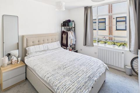 2 bedroom apartment to rent, Churchfield Road, Chalfont St. Peter, Gerrards Cross, SL9