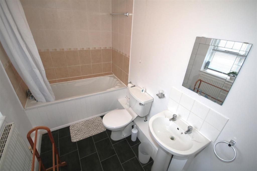 Bathroom a.JPG