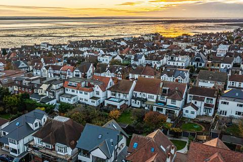 5 bedroom detached house for sale, Leigh-on-sea SS9