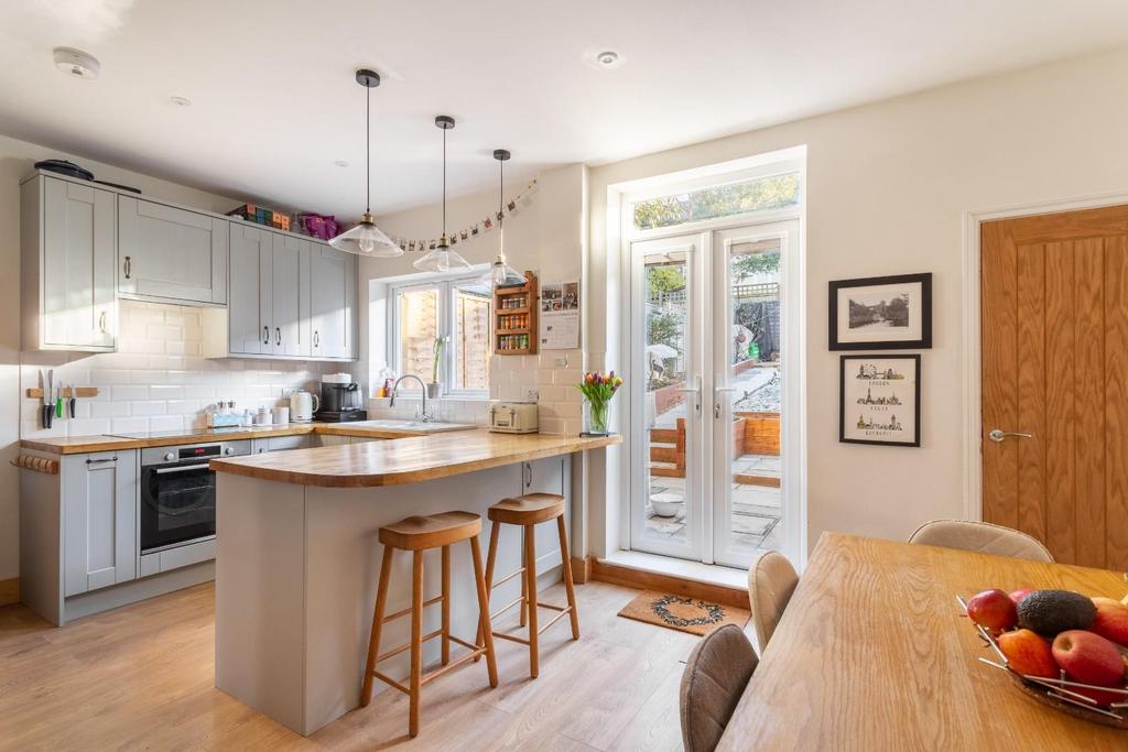 Kitchen dining room (2).jpg