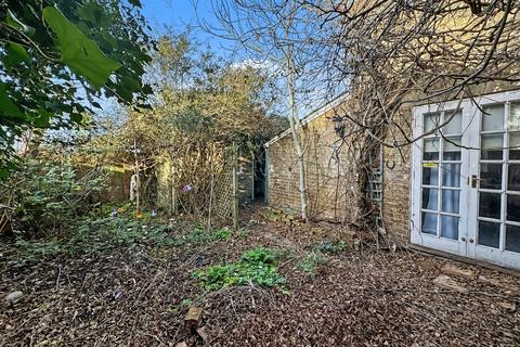 4 bedroom semi-detached house for sale, Childer Road, Stowmarket, IP14