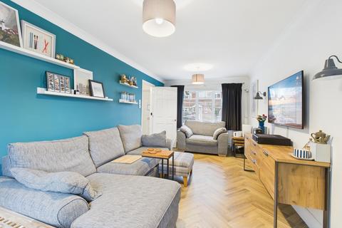 3 bedroom detached house for sale, Chilton Close, Holmer Green, Buckinghamshire, HP15 6XH