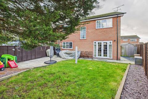 3 bedroom detached house for sale, Chilton Close, Holmer Green, Buckinghamshire, HP15 6XH