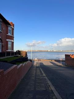 2 bedroom ground floor flat to rent, Hertford Drive, Wallasey,