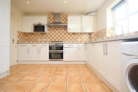 3 bedroom apartment to rent, Darwin Close, Medbourne