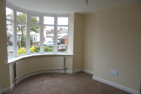 3 bedroom semi-detached house to rent, Willow Avenue, Wolverhampton