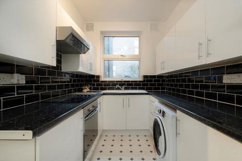 2 bedroom flat to rent, Glengall Road, London NW6