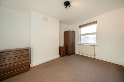 2 bedroom flat to rent, Glengall Road, London NW6