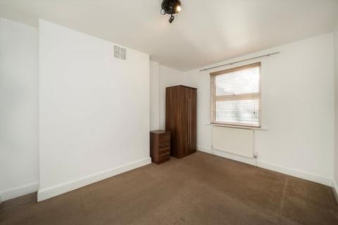 2 bedroom flat to rent, Glengall Road, London NW6