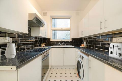 2 bedroom flat to rent, Glengall Road, London NW6