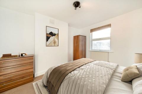2 bedroom flat to rent, Glengall Road, London NW6