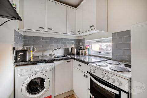 Studio for sale, Colburn Crescent, Weylea Farm, Guildford, GU4