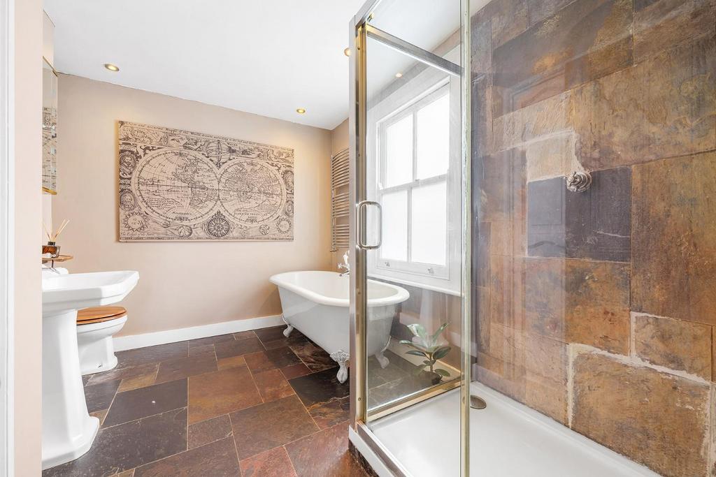 Bathroom.JPG