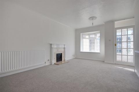 2 bedroom bungalow to rent, Little Dene Copse, Pennington, Lymington