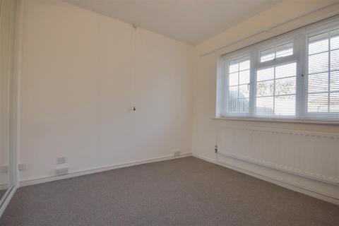 2 bedroom bungalow to rent, Little Dene Copse, Pennington, Lymington
