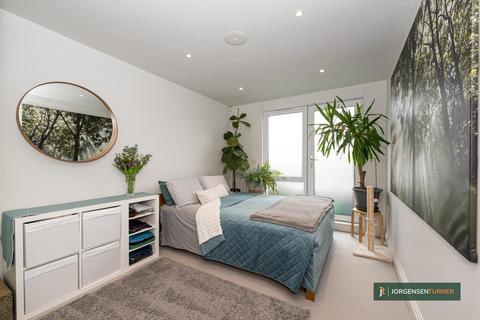 1 bedroom flat for sale, Romney Court, Shepherds Bush London