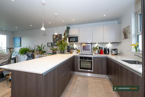 1 bedroom flat for sale, Romney Court, Shepherds Bush, W12