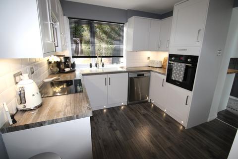 3 bedroom semi-detached house for sale, St. Albans Avenue, Upminster RM14