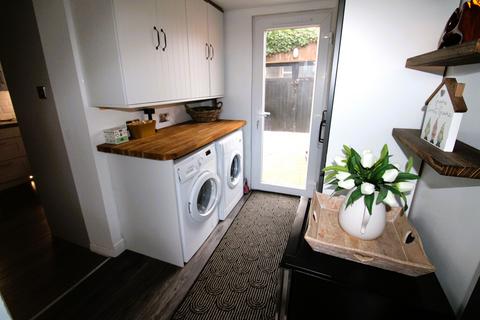 3 bedroom semi-detached house for sale, St. Albans Avenue, Upminster RM14