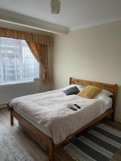 3 bedroom semi-detached house to rent, Hounslow, Middlesex TW3