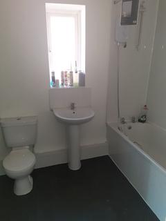 3 bedroom flat to rent, Axbridge Gardens, Elswick NE4