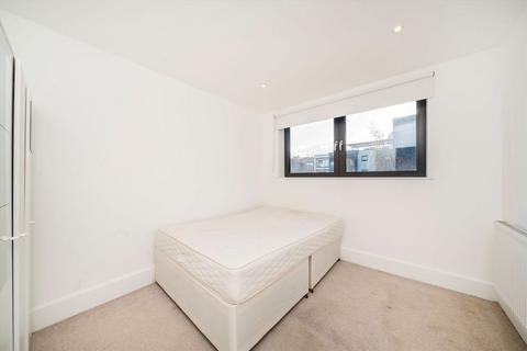 2 bedroom flat to rent, Bow Common Lane, London E3