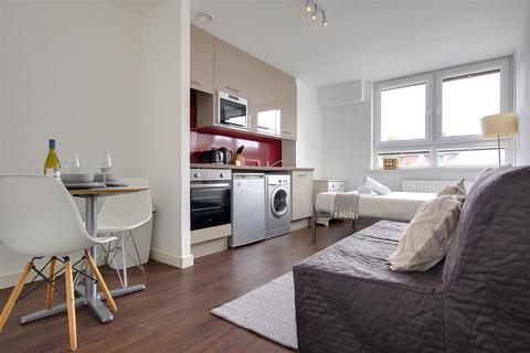 Studio to rent, Flat 10 Hill House, Bournemouth BH1
