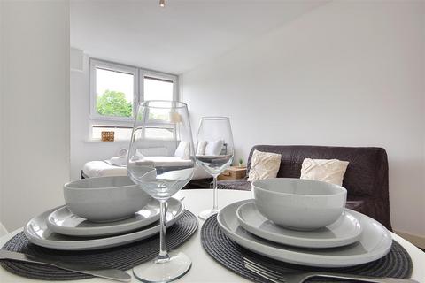 Studio to rent, Flat 10 Hill House, Bournemouth BH1