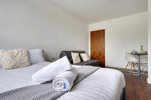 Studio to rent, Flat 10 Hill House, Bournemouth BH1