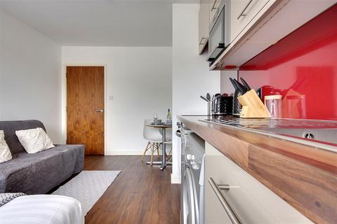 Studio to rent, Flat 10 Hill House, Bournemouth BH1