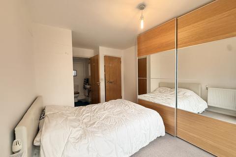2 bedroom flat to rent, Jasper Avenue, London, W7