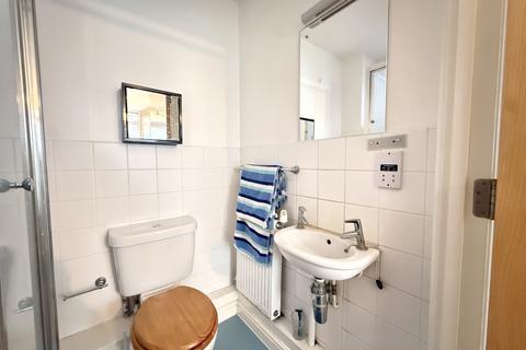 2 bedroom flat to rent, Jasper Avenue, London, W7