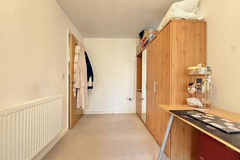 2 bedroom flat to rent, Jasper Avenue, London, W7