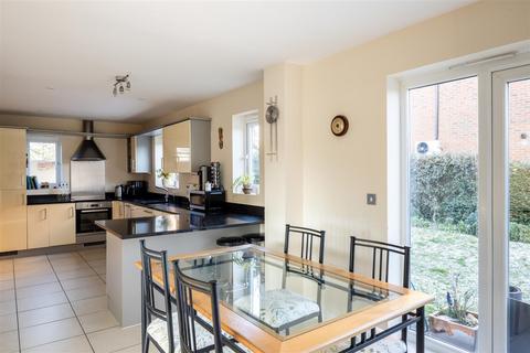 6 bedroom detached house for sale, The Moors, Redhill