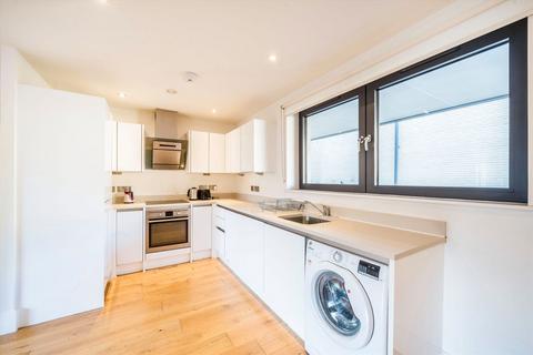 2 bedroom flat to rent, Bow Common Lane, London E3