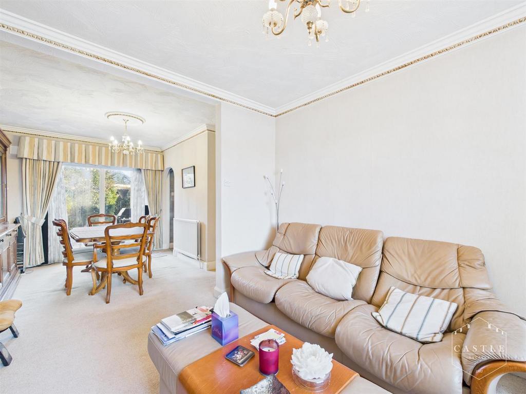 Lounge/dining room