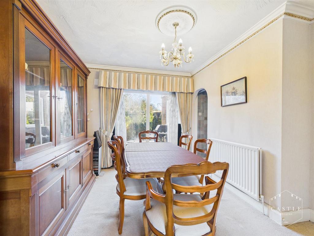 Lounge/dining room