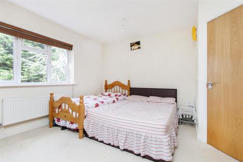 2 bedroom flat to rent, Uxbridge Road, Hayes