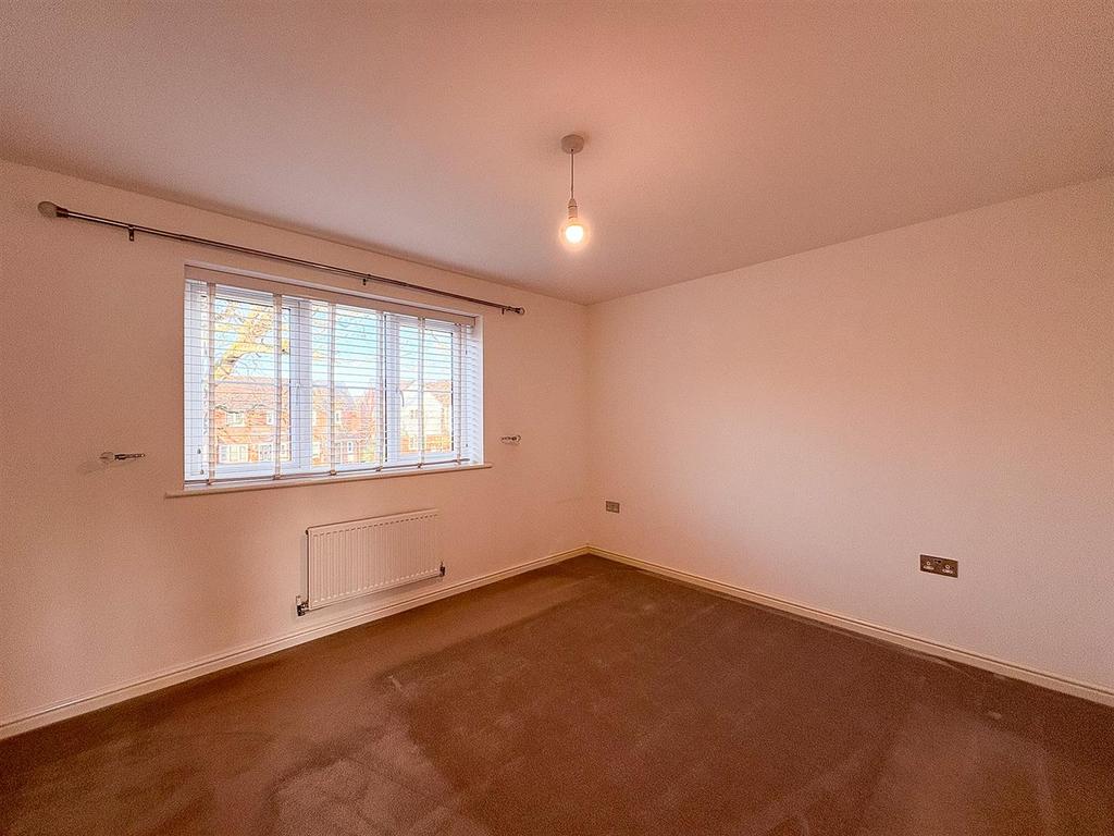 Bedroom 1.jpg